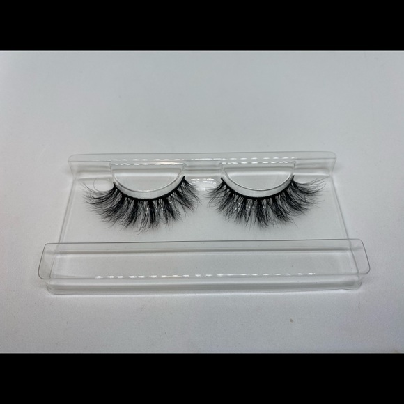 Luxury Mink Lashes - Picture 6 of 10